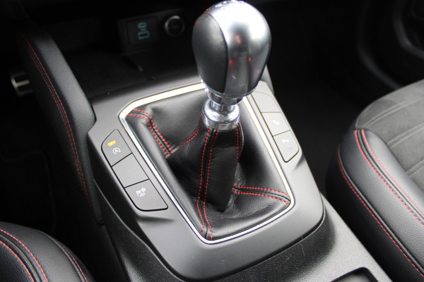 Ford Kuga 1.5 EcoBoost ST-Line X | Adaptieve cruise | BLIS | Camera | Trekhaak | Winterpack