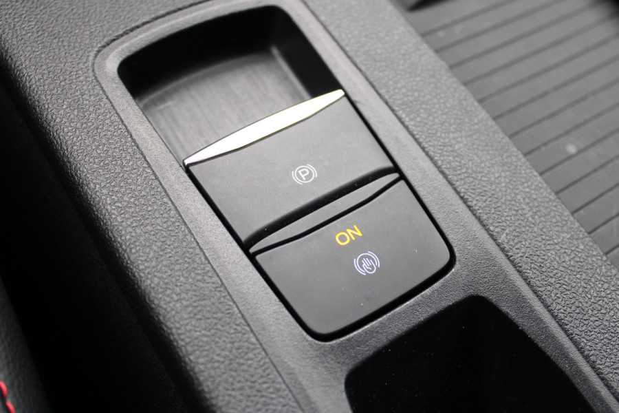 Ford Kuga 1.5 EcoBoost ST-Line X | Adaptieve cruise | BLIS | Camera | Trekhaak | Winterpack