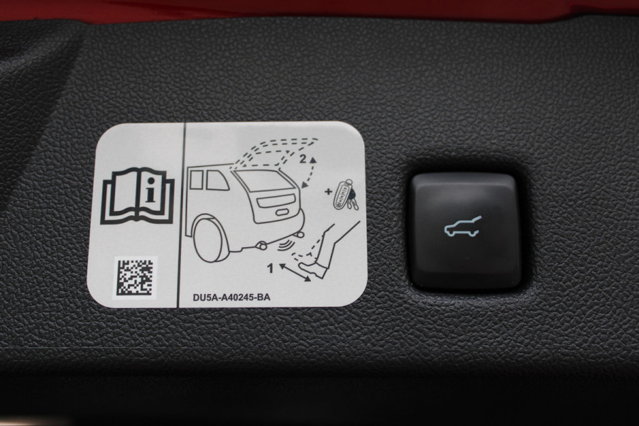 Ford Kuga 1.5 EcoBoost ST-Line X | Adaptieve cruise | BLIS | Camera | Trekhaak | Winterpack