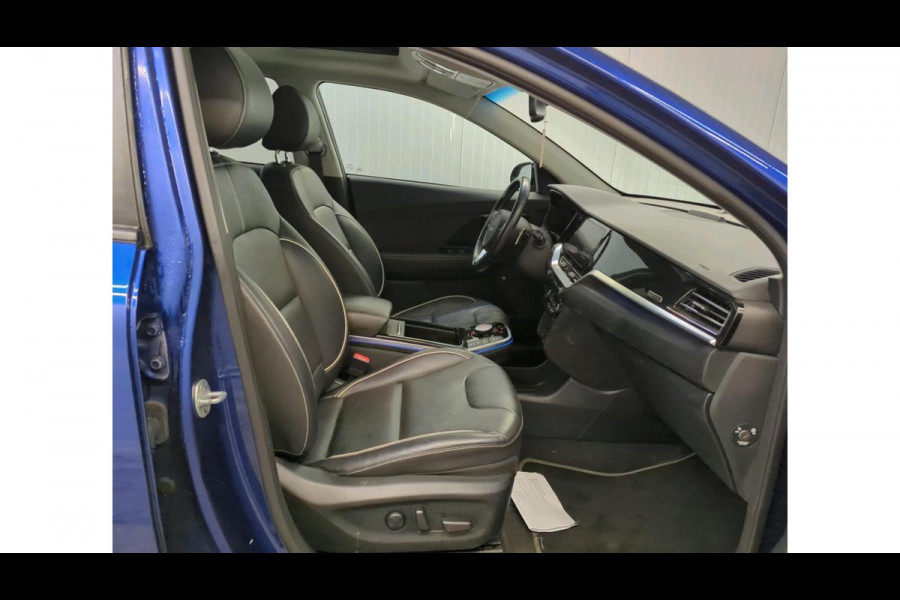 Kia e-Niro ExecutiveLine 64 kWh | Panoramadak | Leder | Achteruitrijcamera | Stoel- Verwarming & Koeling | Adaptive Cruise |