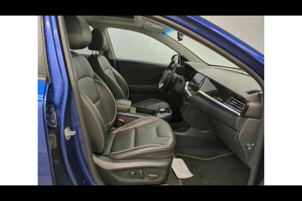 Kia e-Niro ExecutiveLine 64 kWh | Panoramadak | Leder | Achteruitrijcamera | Stoel- Verwarming & Koeling | Adaptive Cruise |