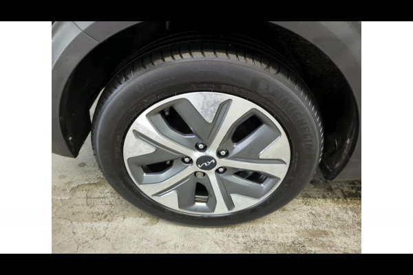 Kia e-Niro ExecutiveLine 64 kWh | Panoramadak | Leder | Achteruitrijcamera | Stoel- Verwarming & Koeling | Adaptive Cruise |