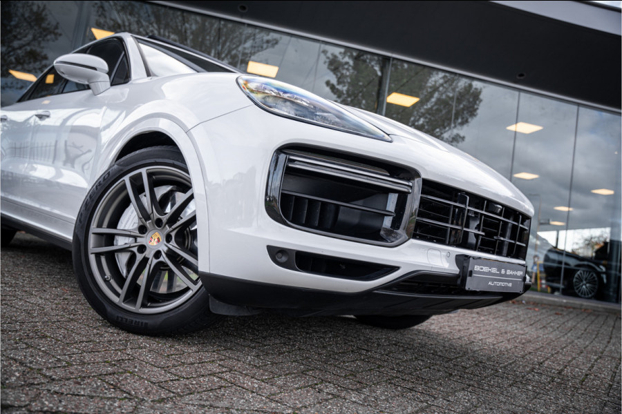 Porsche Cayenne 4.0 Turbo ** PCCB** Burmester ** Approved ** Panodak ** Trekhaak ** 18-weg Sportstoelen 4WS ** Adapt. Cruise ** Softclose ** NP 237K ** NAP ** NL auto!!