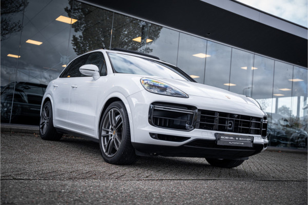 Porsche Cayenne 4.0 Turbo ** PCCB** Burmester ** Approved ** Panodak ** Trekhaak ** 18-weg Sportstoelen 4WS ** Adapt. Cruise ** Softclose ** NP 237K ** NAP ** NL auto!!