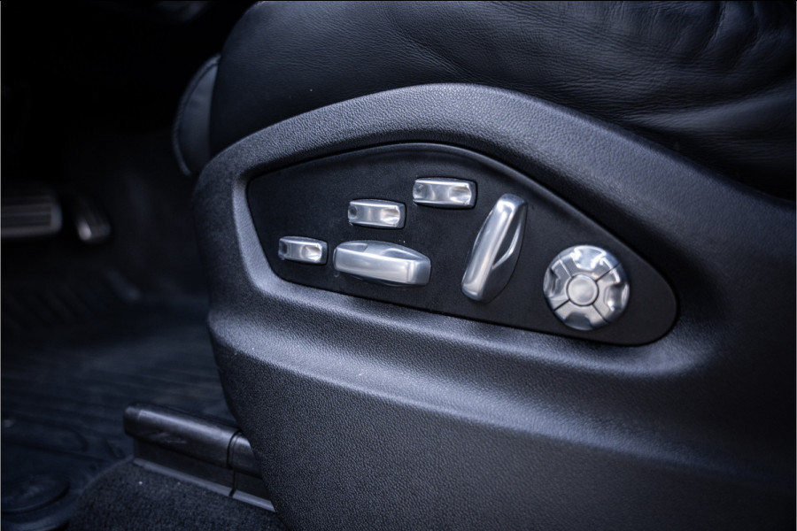 Porsche Cayenne 4.0 Turbo ** PCCB** Burmester ** Approved ** Panodak ** Trekhaak ** 18-weg Sportstoelen 4WS ** Adapt. Cruise ** Softclose ** NP 237K ** NAP ** NL auto!!