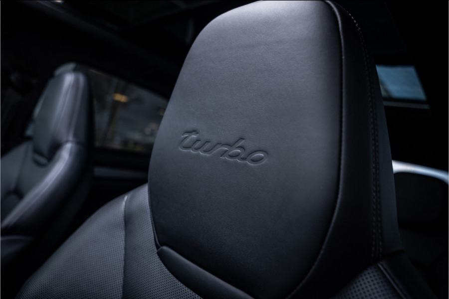 Porsche Cayenne 4.0 Turbo ** PCCB** Burmester ** Approved ** Panodak ** Trekhaak ** 18-weg Sportstoelen 4WS ** Adapt. Cruise ** Softclose ** NP 237K ** NAP ** NL auto!!