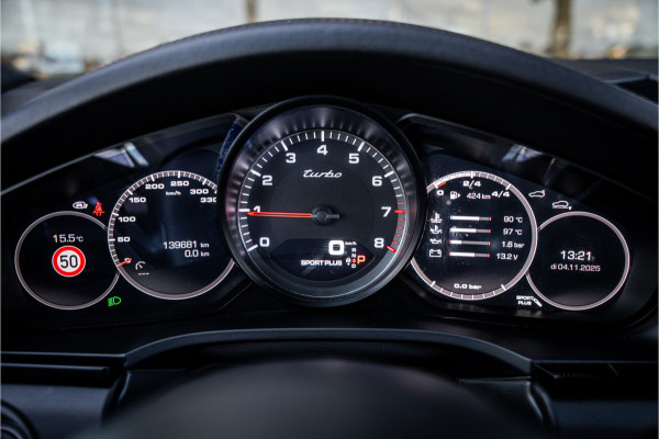 Porsche Cayenne 4.0 Turbo ** PCCB** Burmester ** Approved ** Panodak ** Trekhaak ** 18-weg Sportstoelen 4WS ** Adapt. Cruise ** Softclose ** NP 237K ** NAP ** NL auto!!