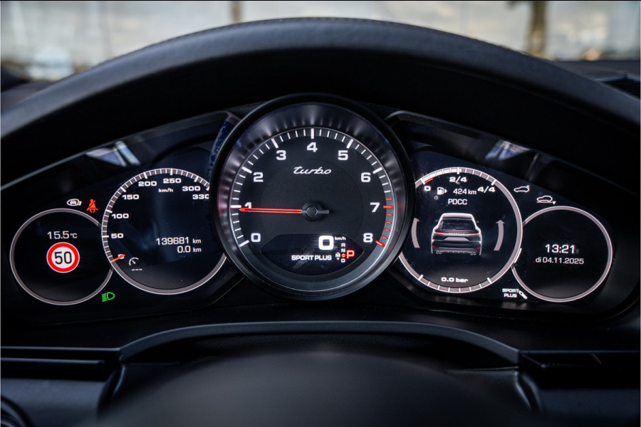 Porsche Cayenne 4.0 Turbo ** PCCB** Burmester ** Approved ** Panodak ** Trekhaak ** 18-weg Sportstoelen 4WS ** Adapt. Cruise ** Softclose ** NP 237K ** NAP ** NL auto!!