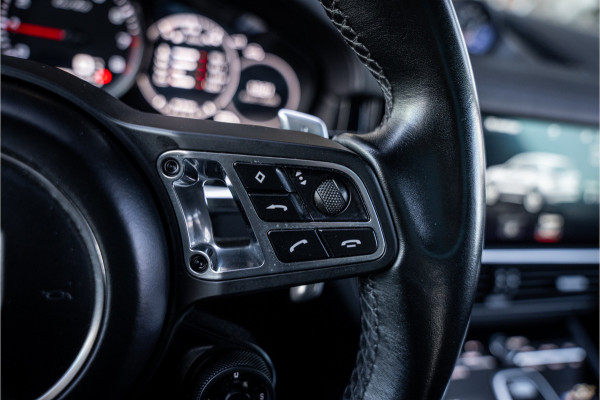 Porsche Cayenne 4.0 Turbo ** PCCB** Burmester ** Approved ** Panodak ** Trekhaak ** 18-weg Sportstoelen 4WS ** Adapt. Cruise ** Softclose ** NP 237K ** NAP ** NL auto!!