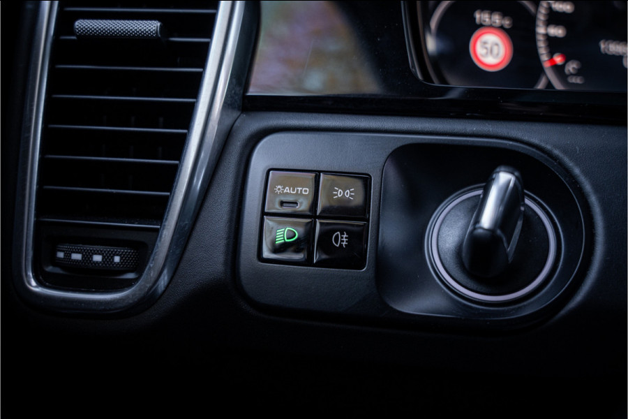 Porsche Cayenne 4.0 Turbo ** PCCB** Burmester ** Approved ** Panodak ** Trekhaak ** 18-weg Sportstoelen 4WS ** Adapt. Cruise ** Softclose ** NP 237K ** NAP ** NL auto!!