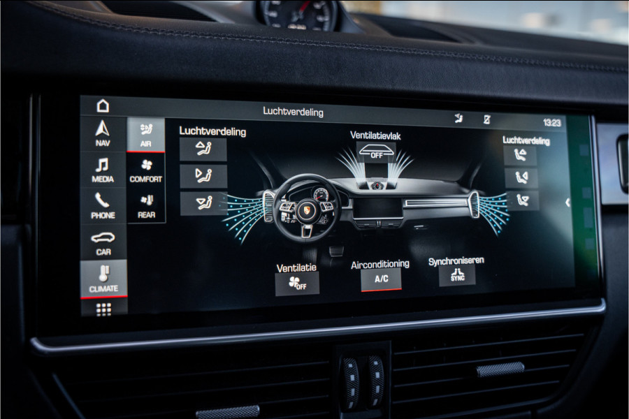 Porsche Cayenne 4.0 Turbo ** PCCB** Burmester ** Approved ** Panodak ** Trekhaak ** 18-weg Sportstoelen 4WS ** Adapt. Cruise ** Softclose ** NP 237K ** NAP ** NL auto!!