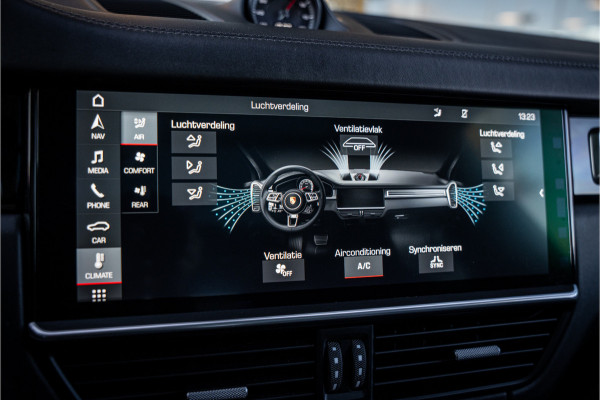 Porsche Cayenne 4.0 Turbo ** PCCB** Burmester ** Approved ** Panodak ** Trekhaak ** 18-weg Sportstoelen 4WS ** Adapt. Cruise ** Softclose ** NP 237K ** NAP ** NL auto!!