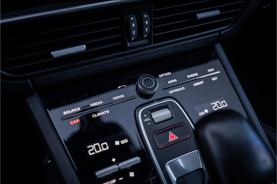 Porsche Cayenne 4.0 Turbo ** PCCB** Burmester ** Approved ** Panodak ** Trekhaak ** 18-weg Sportstoelen 4WS ** Adapt. Cruise ** Softclose ** NP 237K ** NAP ** NL auto!!