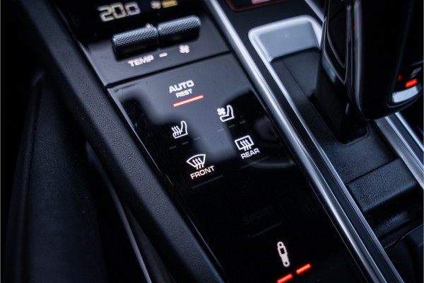 Porsche Cayenne 4.0 Turbo ** PCCB** Burmester ** Approved ** Panodak ** Trekhaak ** 18-weg Sportstoelen 4WS ** Adapt. Cruise ** Softclose ** NP 237K ** NAP ** NL auto!!