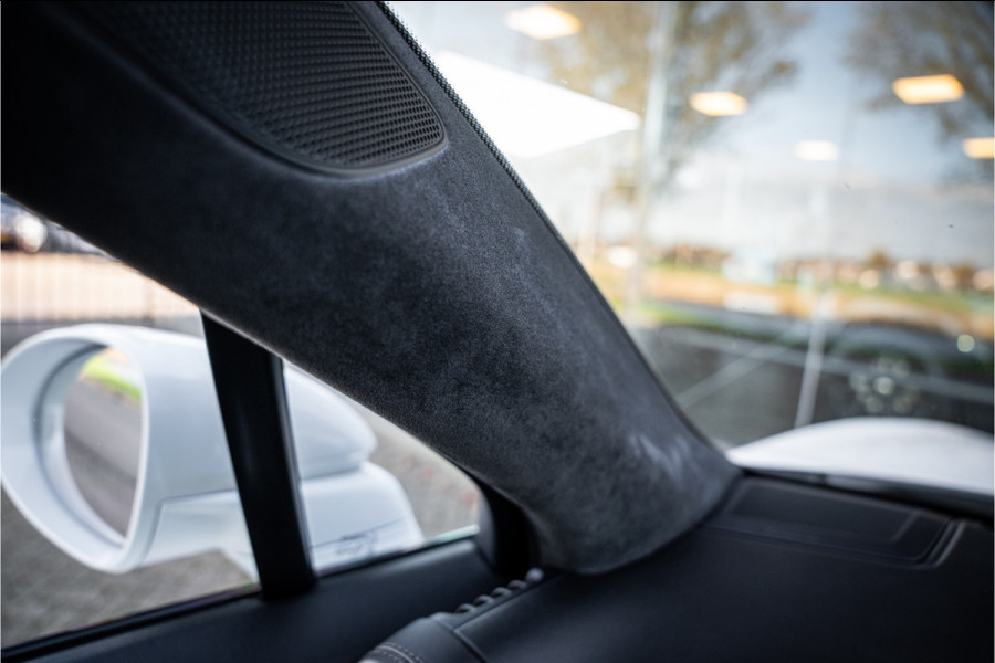 Porsche Cayenne 4.0 Turbo ** PCCB** Burmester ** Approved ** Panodak ** Trekhaak ** 18-weg Sportstoelen 4WS ** Adapt. Cruise ** Softclose ** NP 237K ** NAP ** NL auto!!