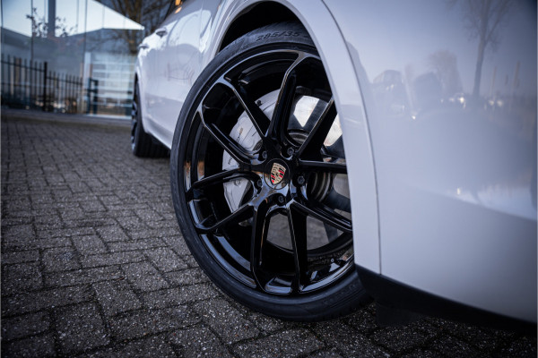 Porsche Cayenne 4.0 Turbo ** PCCB** Burmester ** Approved ** Panodak ** Trekhaak ** 18-weg Sportstoelen 4WS ** Adapt. Cruise ** Softclose ** NP 237K ** NAP ** NL auto!!