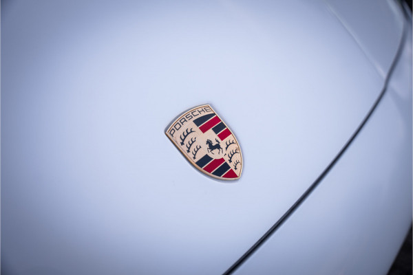 Porsche Cayenne 4.0 Turbo ** PCCB** Burmester ** Approved ** Panodak ** Trekhaak ** 18-weg Sportstoelen 4WS ** Adapt. Cruise ** Softclose ** NP 237K ** NAP ** NL auto!!