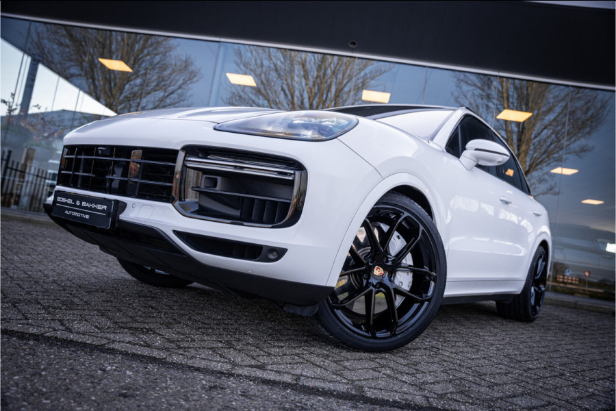 Porsche Cayenne 4.0 Turbo ** PCCB** Burmester ** Approved ** Panodak ** Trekhaak ** 18-weg Sportstoelen 4WS ** Adapt. Cruise ** Softclose ** NP 237K ** NAP ** NL auto!!