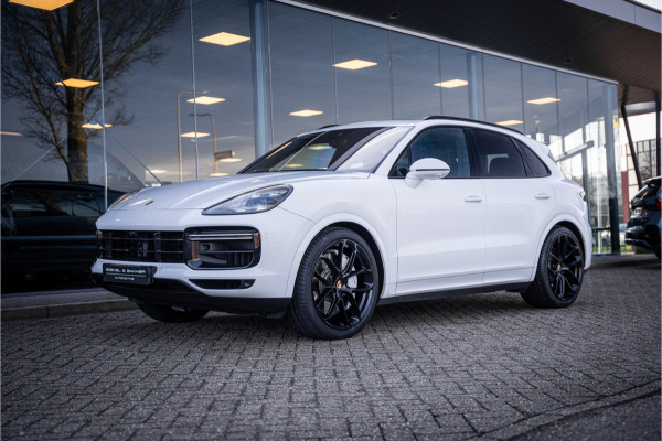 Porsche Cayenne 4.0 Turbo ** PCCB** Burmester ** Approved ** Panodak ** Trekhaak ** 18-weg Sportstoelen 4WS ** Adapt. Cruise ** Softclose ** NP 237K ** NAP ** NL auto!!