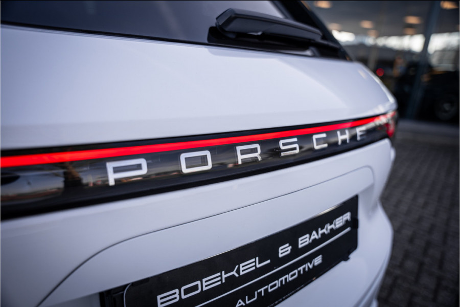 Porsche Cayenne 4.0 Turbo ** PCCB** Burmester ** Approved ** Panodak ** Trekhaak ** 18-weg Sportstoelen 4WS ** Adapt. Cruise ** Softclose ** NP 237K ** NAP ** NL auto!!