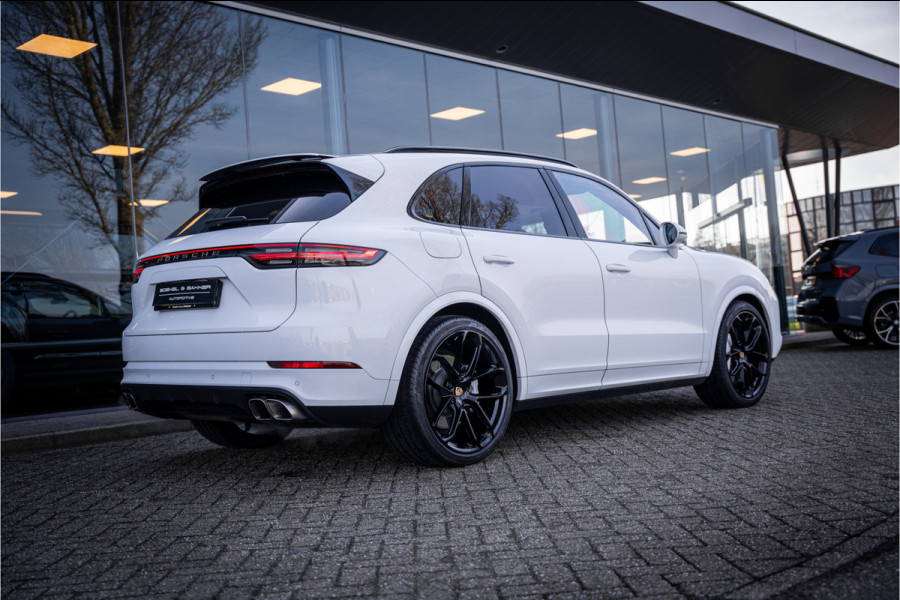 Porsche Cayenne 4.0 Turbo ** PCCB** Burmester ** Approved ** Panodak ** Trekhaak ** 18-weg Sportstoelen 4WS ** Adapt. Cruise ** Softclose ** NP 237K ** NAP ** NL auto!!