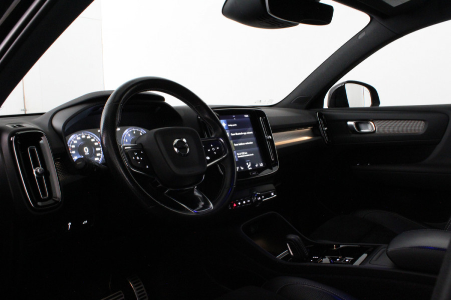 Volvo XC40 1.5 T3 R-Design > 163pk/Trekhaak (Afnb)/20 inch/ all season banden