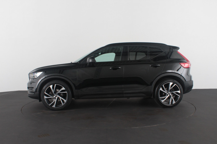 Volvo XC40 1.5 T3 R-Design > 163pk/Trekhaak (Afnb)/20 inch/ all season banden