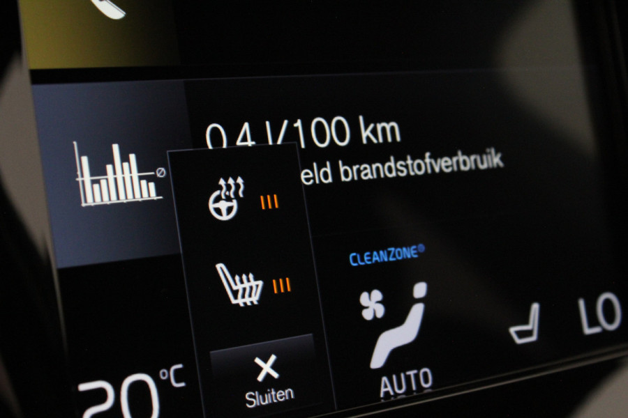 Volvo XC40 1.5 T3 R-Design > 163pk/Trekhaak (Afnb)/20 inch/ all season banden