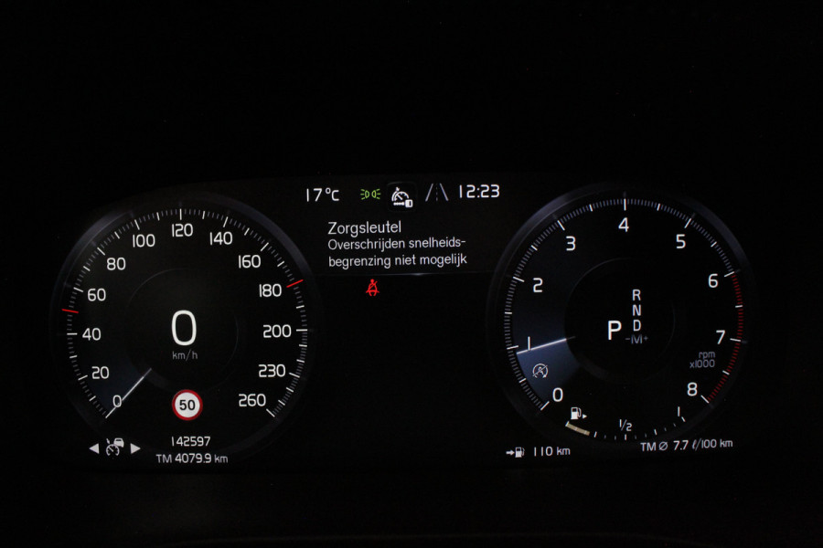 Volvo XC40 1.5 T3 R-Design > 163pk/Trekhaak (Afnb)/20 inch/ all season banden