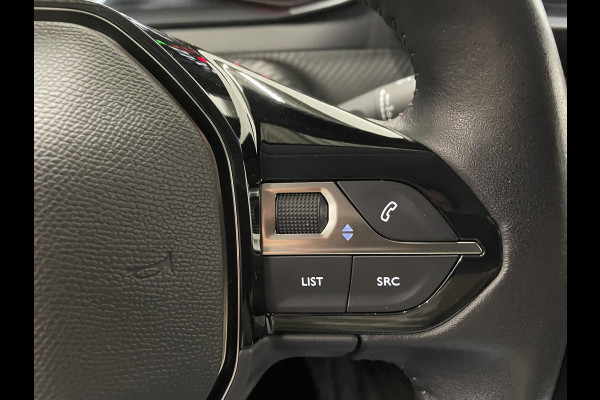 Peugeot 208 1.2 PureTech 100pk Active Pack | Navigatie | Apple Carplay/Android Auto | Parkeersensoren achter | Cruise Control | Airco | Lichtmetalen velgen