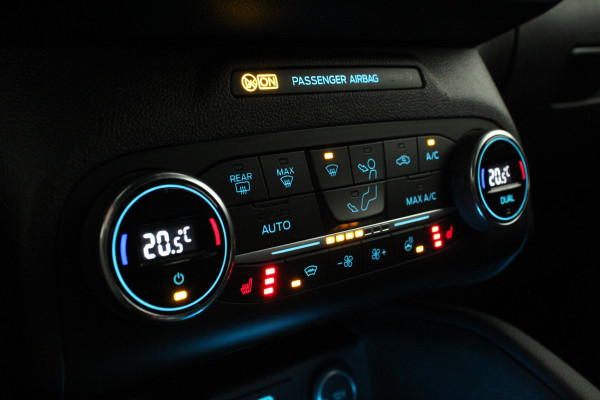 Ford Kuga 2.5 PHEV ST-Line X 225pk > Winterpakket/Trekhaak/all season/Frozen White/Plug-in hybride