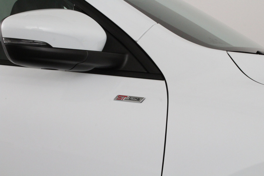 Ford Kuga 2.5 PHEV ST-Line X 225pk > Winterpakket/Trekhaak/all season/Frozen White/Plug-in hybride