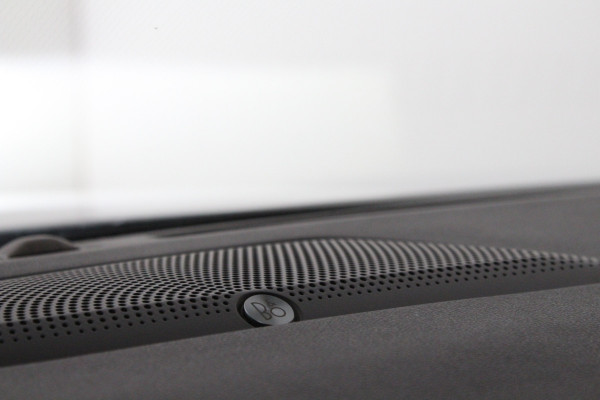 Ford Kuga 2.5 PHEV ST-Line X 225pk > Winterpakket/Trekhaak/all season/Frozen White/Plug-in hybride