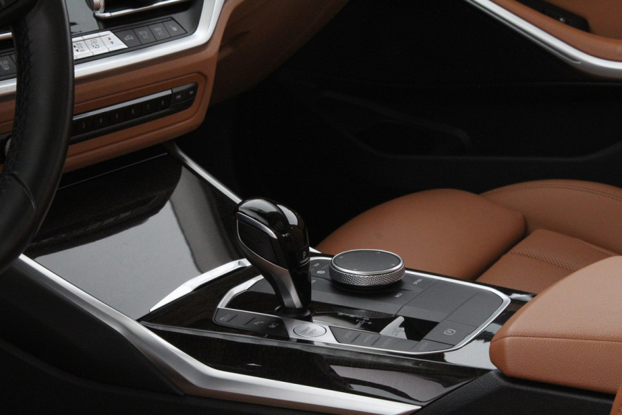BMW 3 Serie 330e High Executive 292pk/Cognac Leer/Memory/Schuifdak/Luxury Line/ kleur MINERALGRAU/Achteruitrijcamera