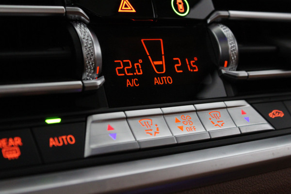 BMW 3 Serie 330e High Executive 292pk/Cognac Leer/Memory/Schuifdak/Luxury Line/ kleur MINERALGRAU/Achteruitrijcamera