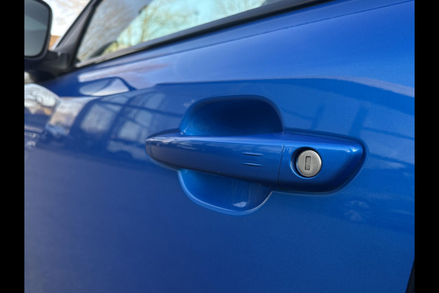 Peugeot e-2008 EV GT Pack 50 kWh SOH 90% | 3-Fase boordlader | Warmtepomp | Open Panoramadak | Camera | Stoelverwarming | Adaptieve Cruise Control | Full Option | Dealeronderhouden | Inclusief 12 mnd BOVAG garantie |