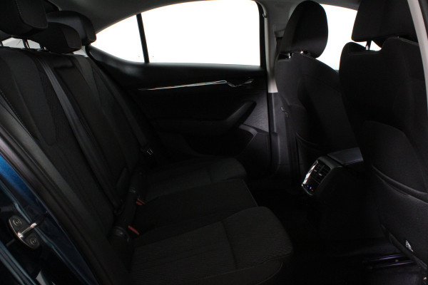 Škoda Octavia 1.5 e-TSI Business Edition Plus 150pk DSG/Lava Blue Metallic/Cruise control adaptief