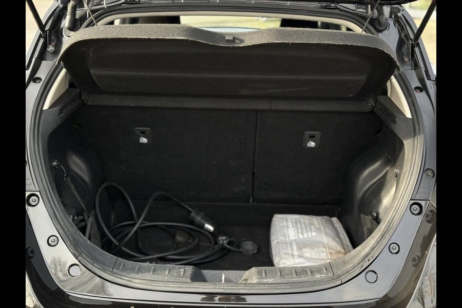 Nissan Leaf N-Connecta 40 kWh (SoH 90%!) | Navi, Carplay/Android, 360camera, ACC, Stoel+Stuur+Achterbankverw. |