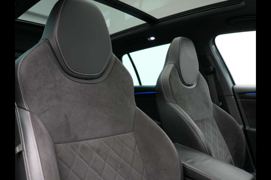 Škoda Superb Combi 1.4 TSI iV Sportline Business Plug In Hybrid 218pk Dealer O.H. PHEV | Trekhaak Af Fabriek | Panodak | Adaptive Cruise | 360 Camera | Alcantara Sportstoelen Memory & Verwarmd | Apple Carplay | Keyless | Blis | Virtual | Navigatie | DAB |
