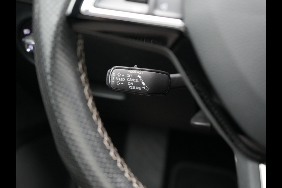 Škoda Superb Combi 1.4 TSI iV Sportline Business Plug In Hybrid 218pk Dealer O.H. PHEV | Trekhaak Af Fabriek | Panodak | Adaptive Cruise | 360 Camera | Alcantara Sportstoelen Memory & Verwarmd | Apple Carplay | Keyless | Blis | Virtual | Navigatie | DAB |