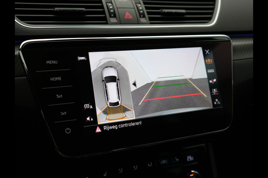 Škoda Superb Combi 1.4 TSI iV Sportline Business Plug In Hybrid 218pk Dealer O.H. PHEV | Trekhaak Af Fabriek | Panodak | Adaptive Cruise | 360 Camera | Alcantara Sportstoelen Memory & Verwarmd | Apple Carplay | Keyless | Blis | Virtual | Navigatie | DAB |