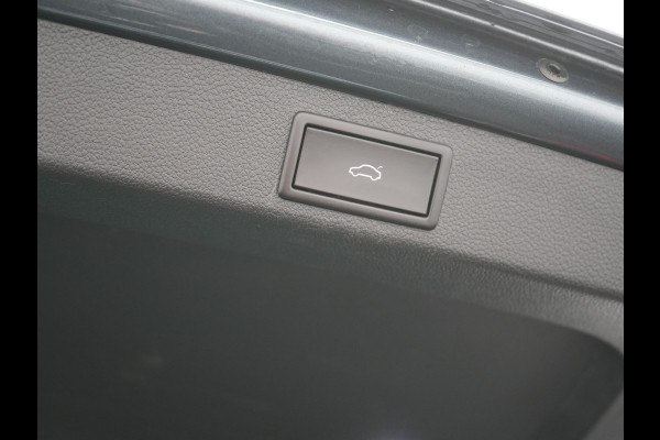 Škoda Superb Combi 1.4 TSI iV Sportline Business Plug In Hybrid 218pk Dealer O.H. PHEV | Trekhaak Af Fabriek | Panodak | Adaptive Cruise | 360 Camera | Alcantara Sportstoelen Memory & Verwarmd | Apple Carplay | Keyless | Blis | Virtual | Navigatie | DAB |