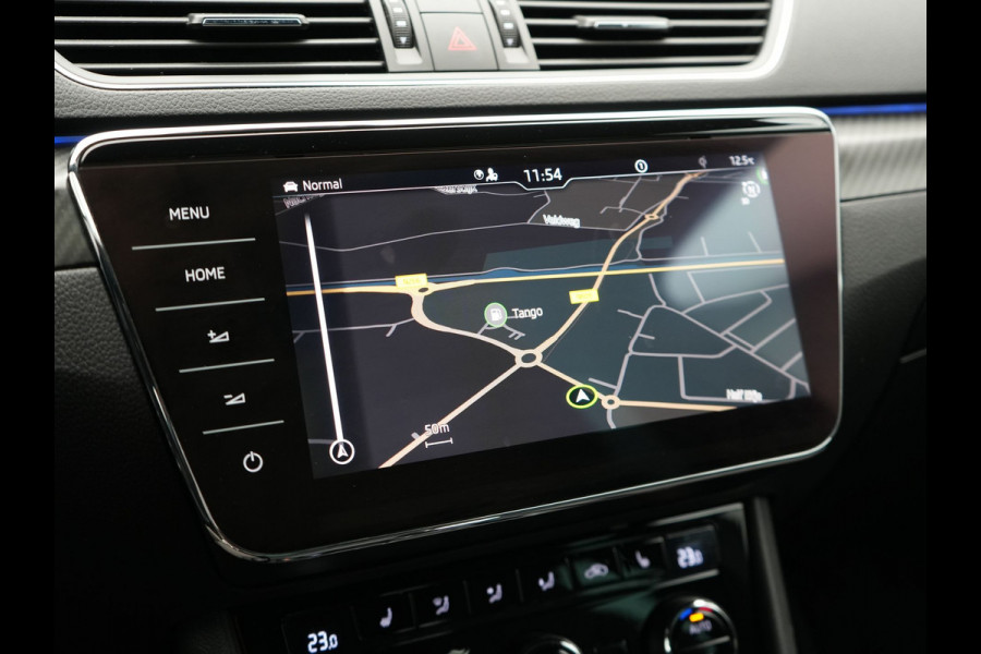 Škoda Superb Combi 1.4 TSI iV Sportline Business Plug In Hybrid 218pk Dealer O.H. PHEV | Trekhaak Af Fabriek | Panodak | Adaptive Cruise | 360 Camera | Alcantara Sportstoelen Memory & Verwarmd | Apple Carplay | Keyless | Blis | Virtual | Navigatie | DAB |