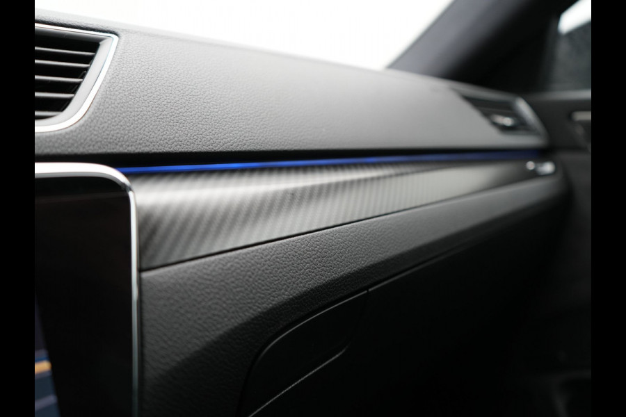 Škoda Superb Combi 1.4 TSI iV Sportline Business Plug In Hybrid 218pk Dealer O.H. PHEV | Trekhaak Af Fabriek | Panodak | Adaptive Cruise | 360 Camera | Alcantara Sportstoelen Memory & Verwarmd | Apple Carplay | Keyless | Blis | Virtual | Navigatie | DAB |