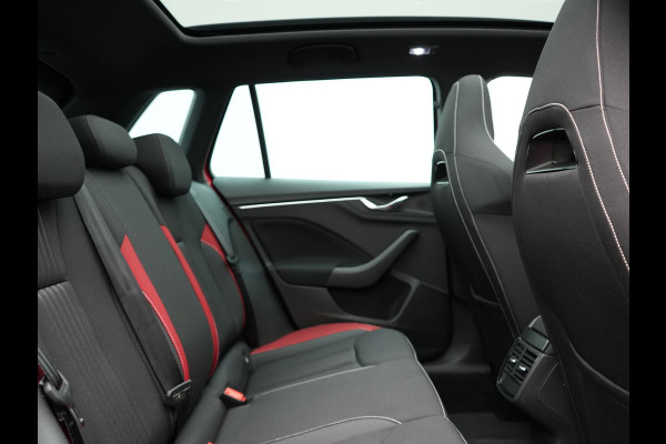 Škoda Kamiq 1.0 TSI Monte Carlo 116pk DSG Dealer O.H. | Panodak | Apple Carplay | RS Sportstoelen Verwarmd | LED Koplampen | Cruise Control | DAB | 18"L.M |