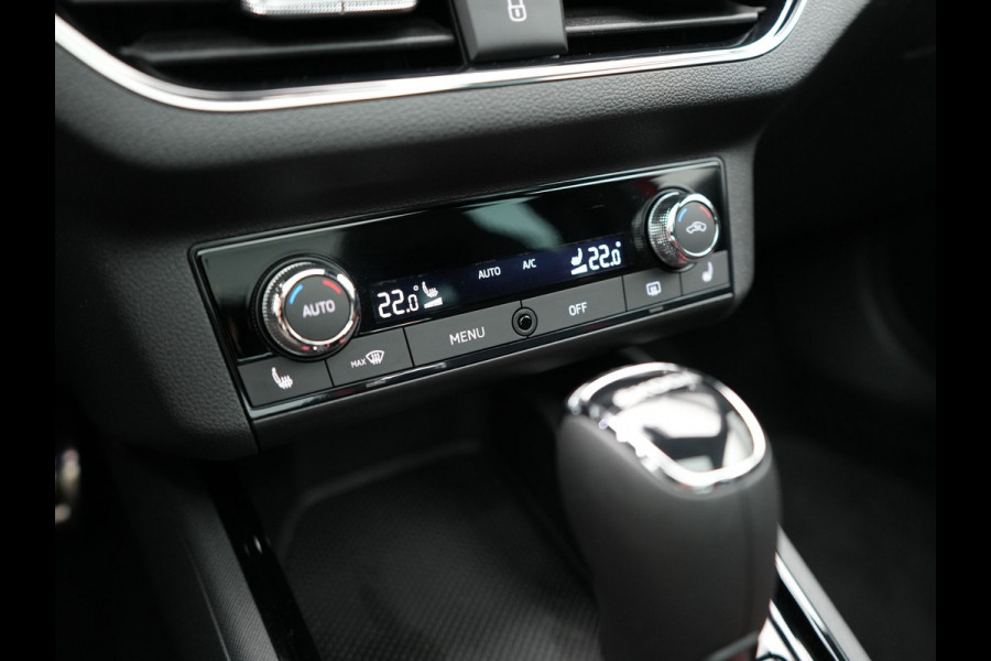 Škoda Kamiq 1.0 TSI Monte Carlo 116pk DSG Dealer O.H. | Panodak | Apple Carplay | RS Sportstoelen Verwarmd | LED Koplampen | Cruise Control | DAB | 18"L.M |