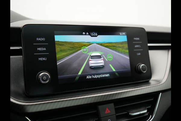 Škoda Kamiq 1.0 TSI Monte Carlo 116pk DSG Dealer O.H. | Panodak | Apple Carplay | RS Sportstoelen Verwarmd | LED Koplampen | Cruise Control | DAB | 18"L.M |