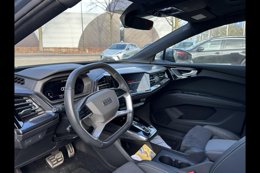Audi Q4 e-tron 40 Launch edition Advanced Plus 77 kWh SOH 92% | S-Line interieur | Panoramadak | Stoelverwarming | Elektrische achterklep | Luxe bekleding | Rijklaar met 12 mnd BOVAG garantie