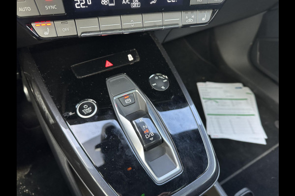 Audi Q4 e-tron 40 Launch edition Advanced Plus 77 kWh SOH 92% | S-Line interieur | Panoramadak | Stoelverwarming | Elektrische achterklep | Luxe bekleding | Rijklaar met 12 mnd BOVAG garantie