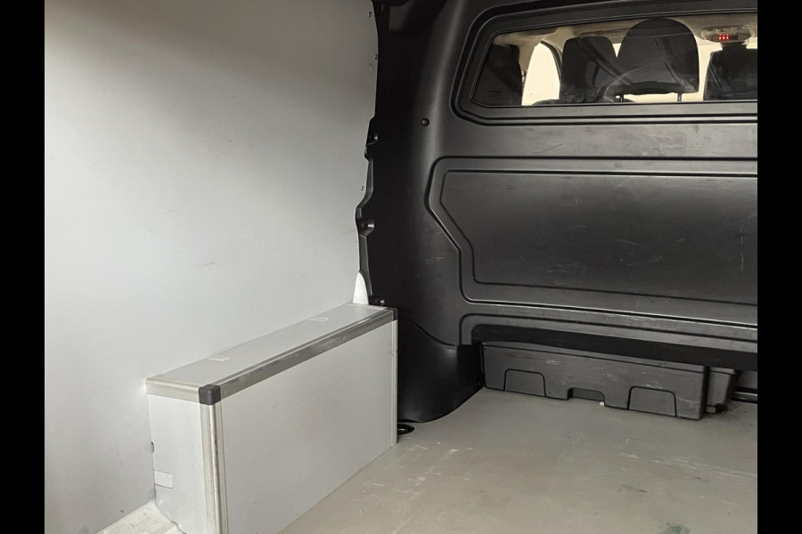 Peugeot Expert 2.0 BlueHDI 120 L3H1 Asphalt Dubbele Cabine Automaat Trekhaak Navigatie Apple Carplay/Android Auto Parkeersensoren Cruise Control Airco